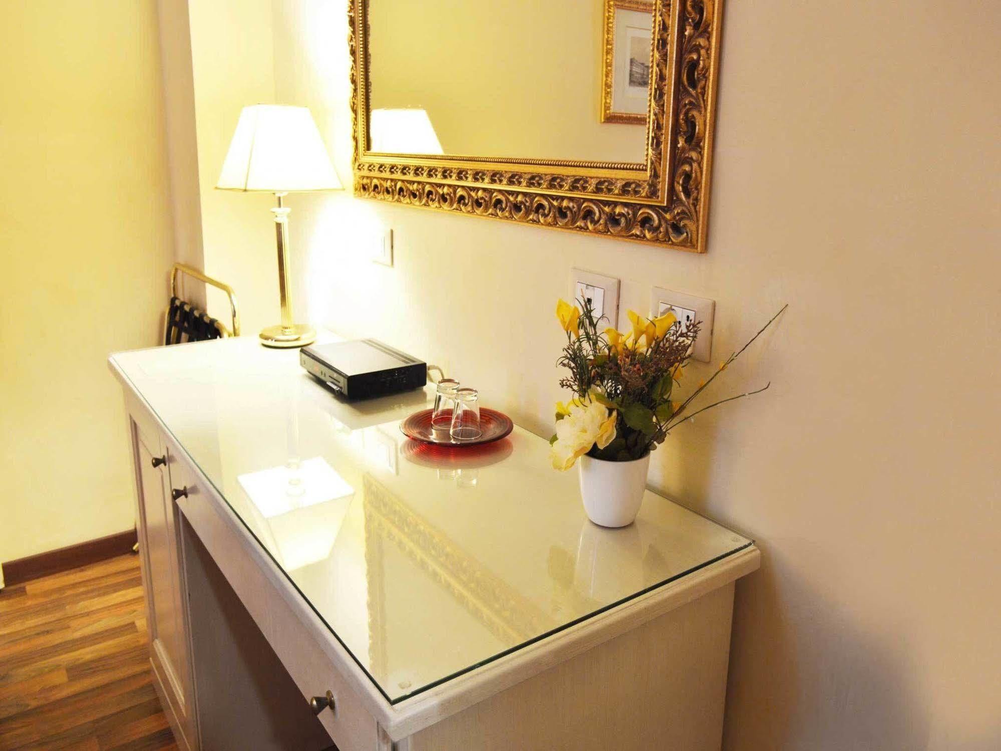 Residenza Domiziano Bed & Breakfast Rome Bagian luar foto