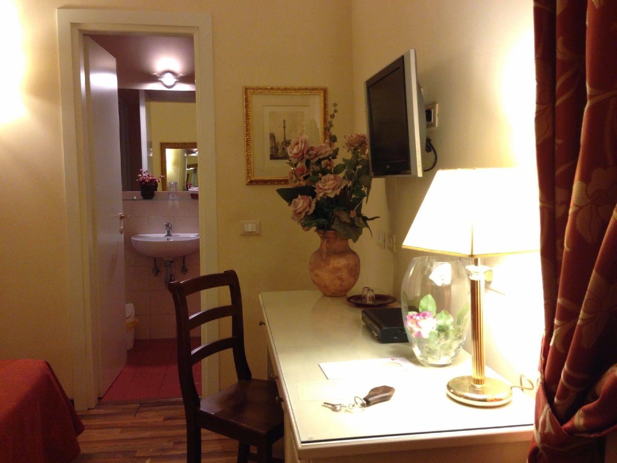 Residenza Domiziano Bed & Breakfast Rome Bagian luar foto