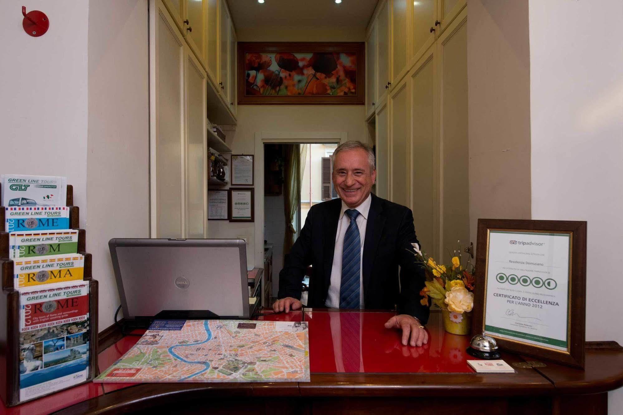Residenza Domiziano Bed & Breakfast Rome Bagian luar foto
